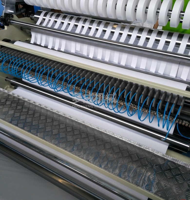 DC-SLM-1800布料冷切分切機、熱切分條機